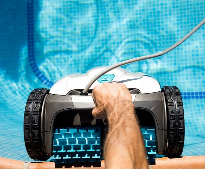 Pool Cleaning, Maintenance & Water Testing Services in Brighton